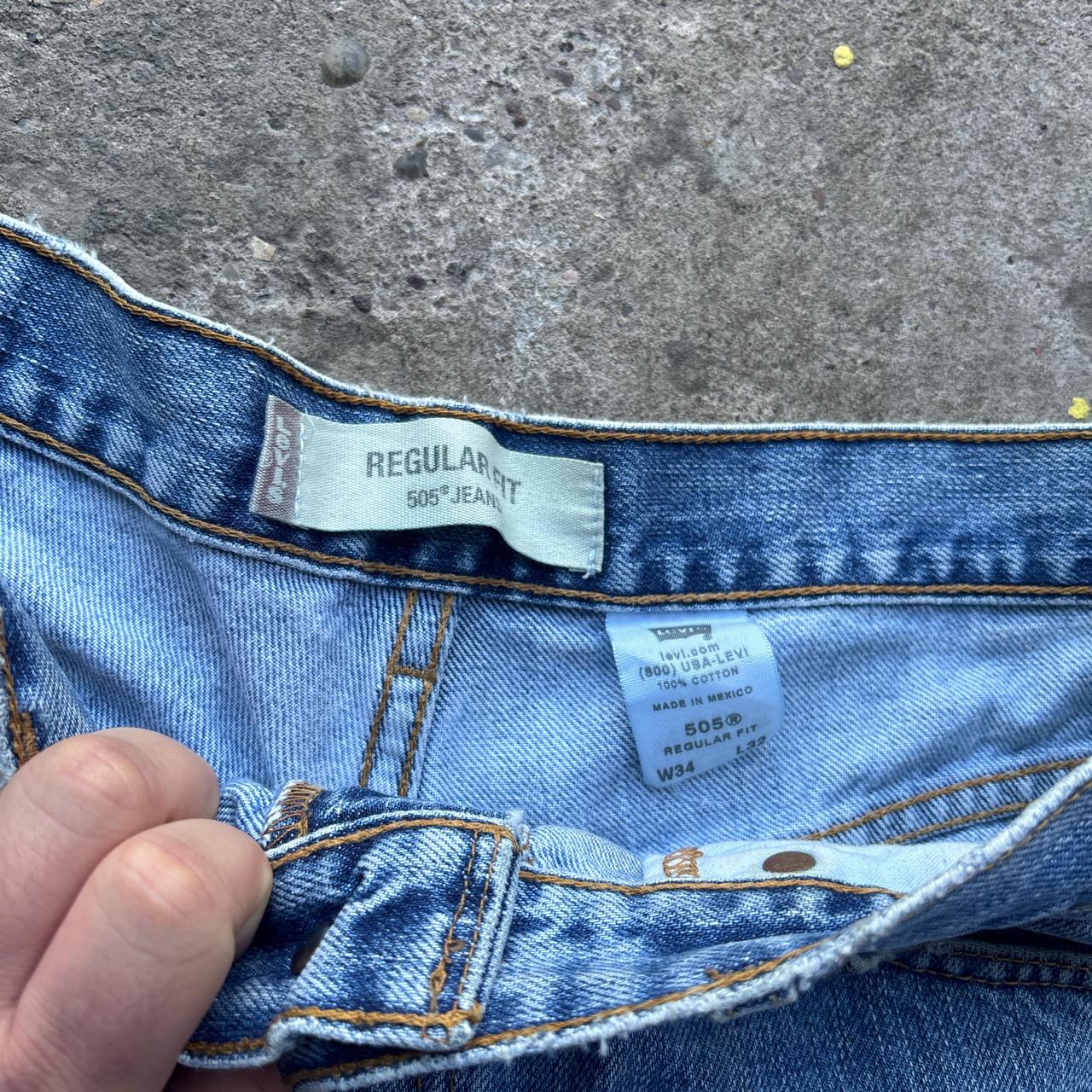 Blue denim Levi’s 505 cut shorts