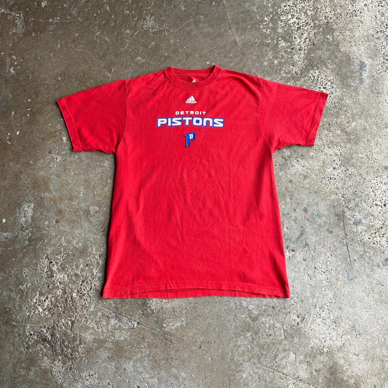 Adidas Detroit Pistons Red Graphic NBA T-Shirt - M