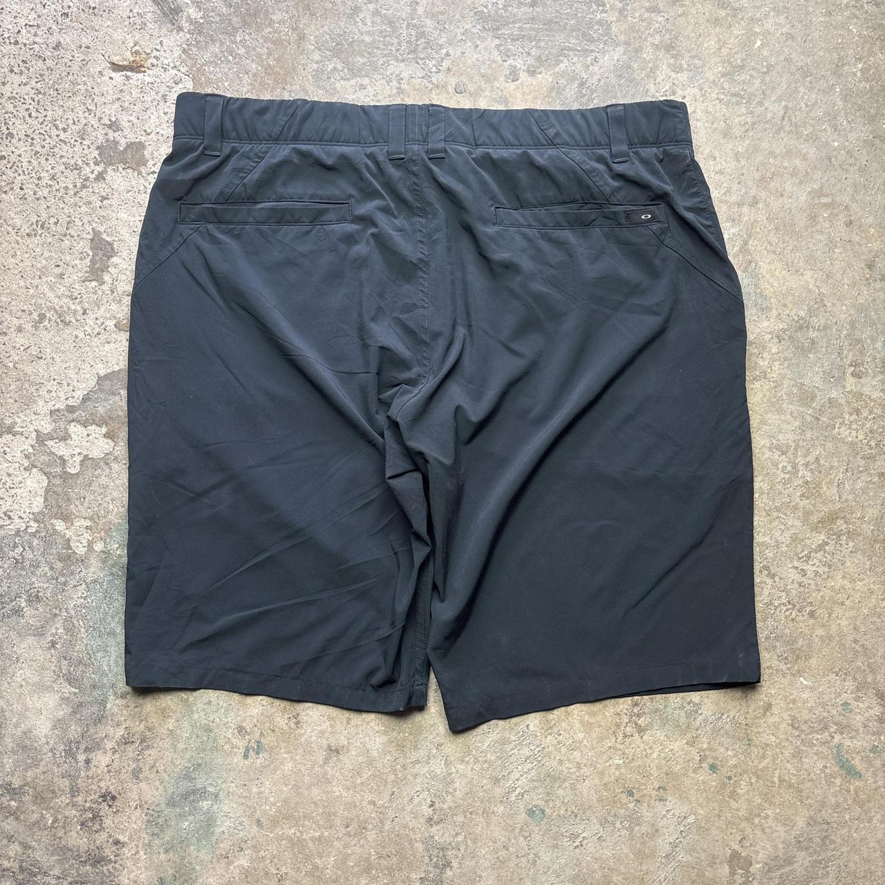 Cream Oakley shorts activewear - W38