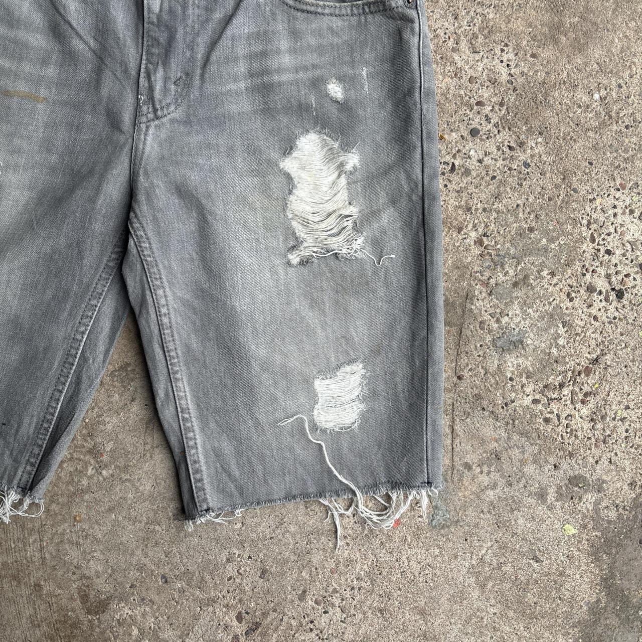 Grey Distressed Denim Levi’s Jean Shorts