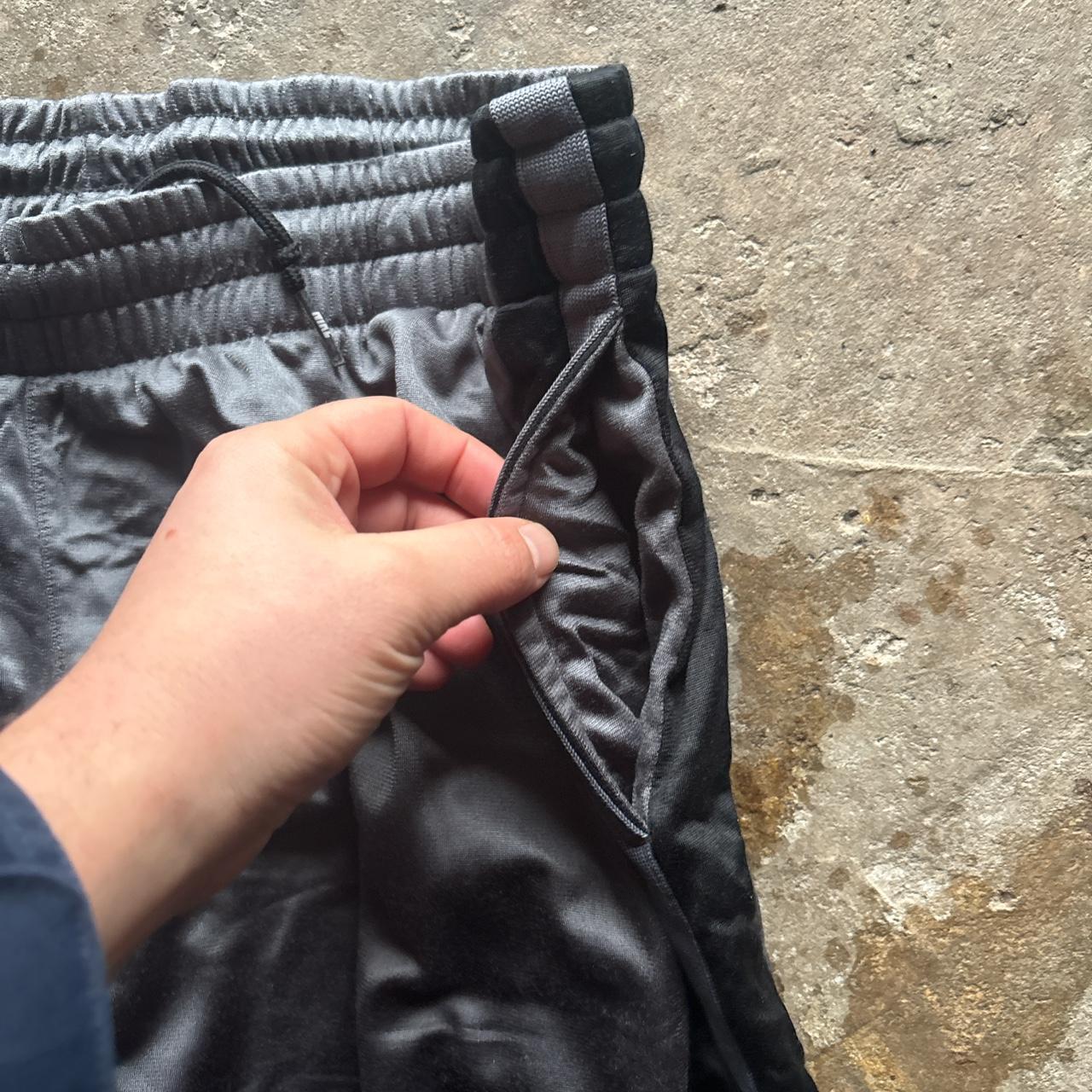 00s grey and black Nike sweat pants - XL