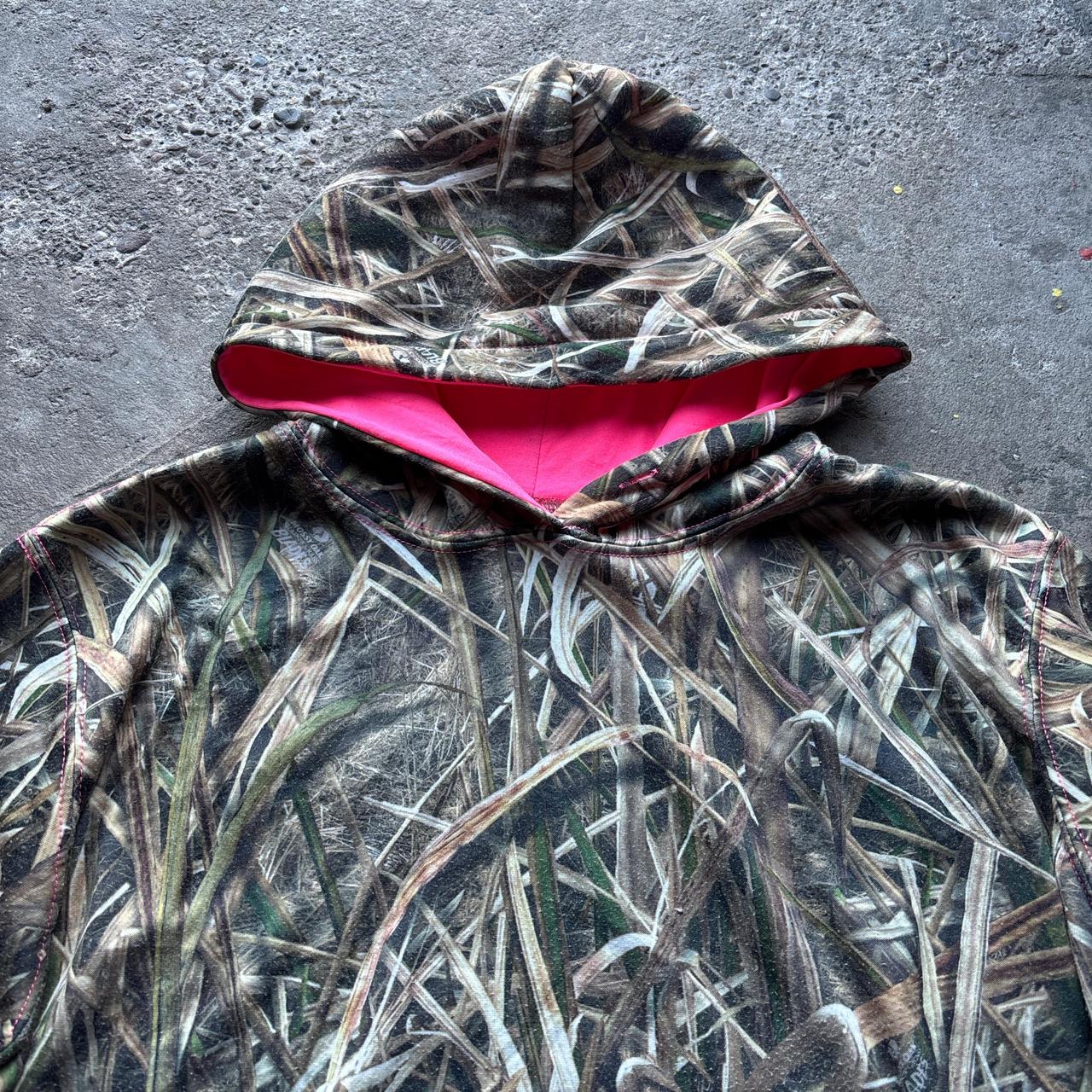 Real tree Mossy Oak hoody with pink logo - L
