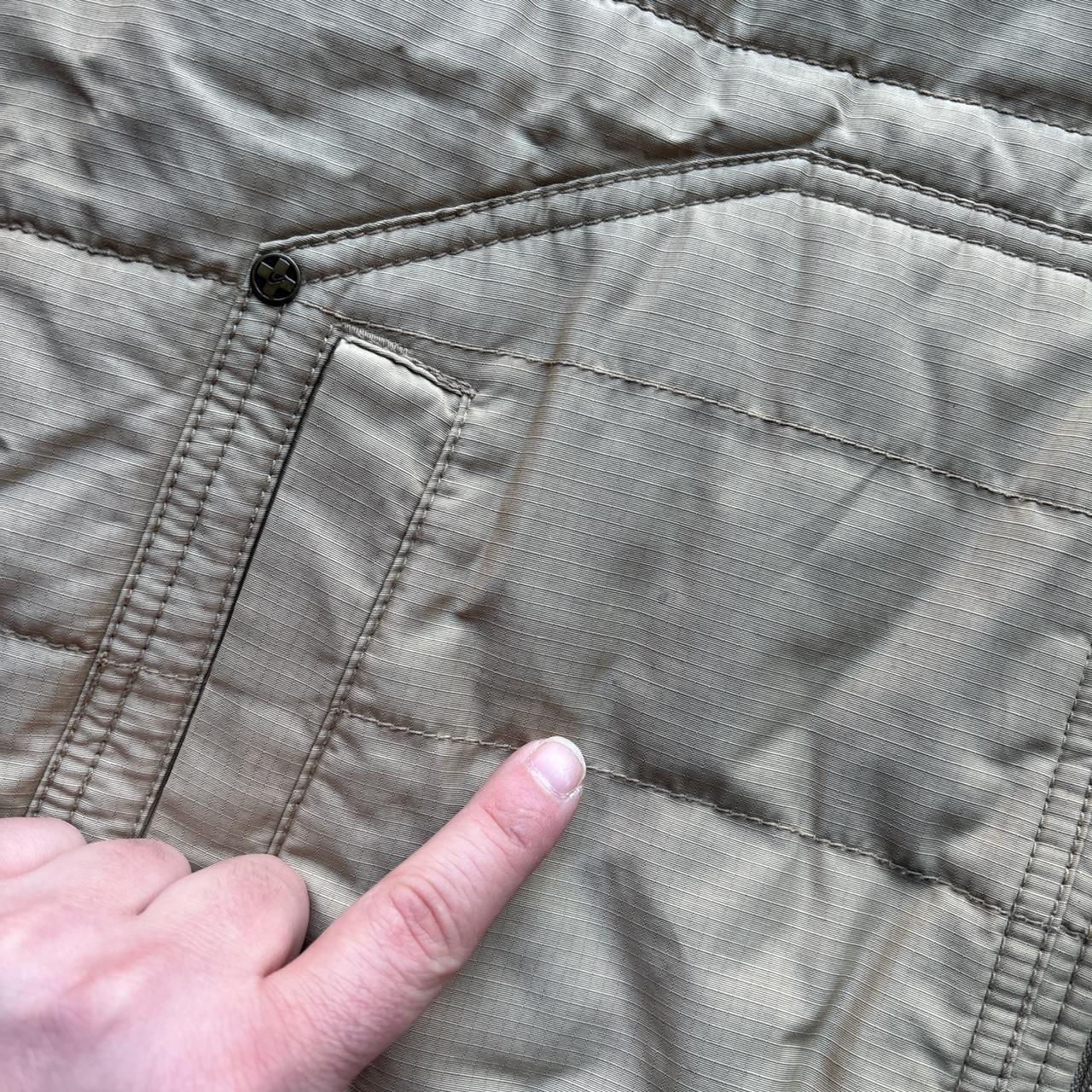 00s Cream Quiksilver puffer gilet