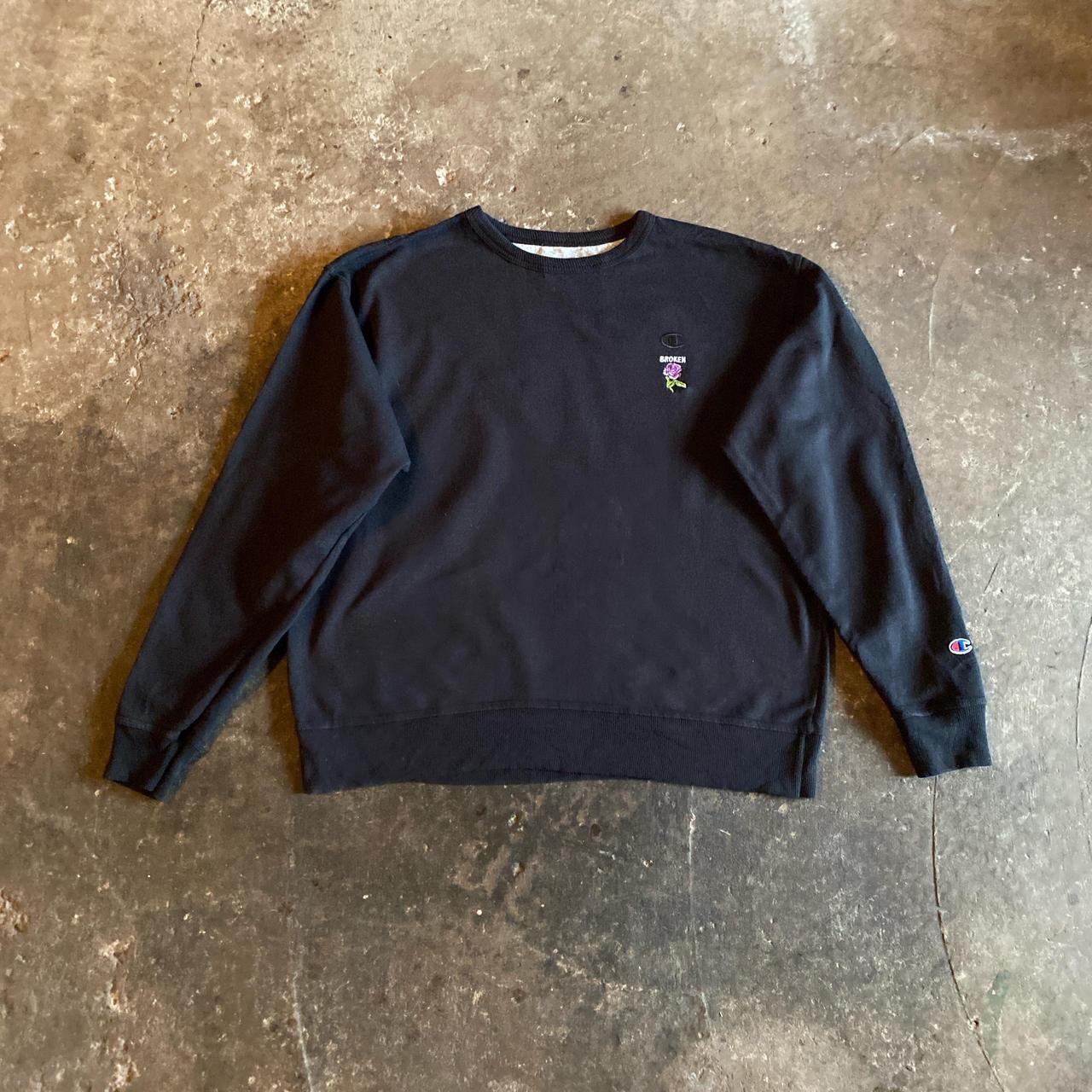 Black Crewneck Champion Sweatshirt - L