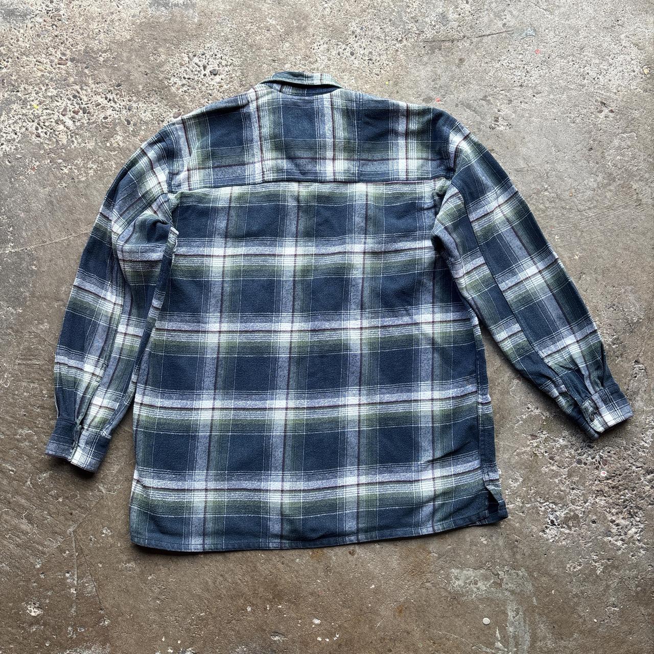 Vintage Navy and white Levi’s flannel shirt - L