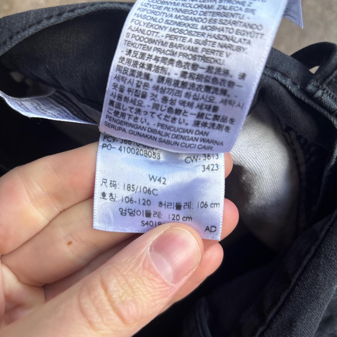 Black Levi’s Cargo Shorts