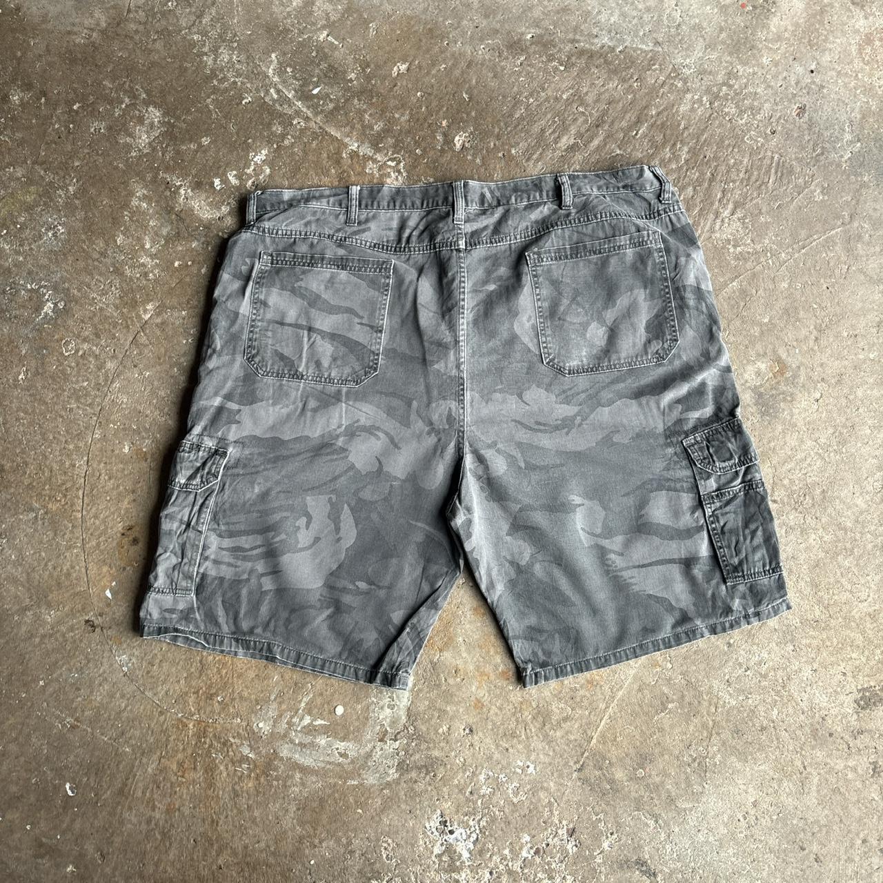 Wrangler Grey Camo Cargo Shorts w/ Relaxed Fit