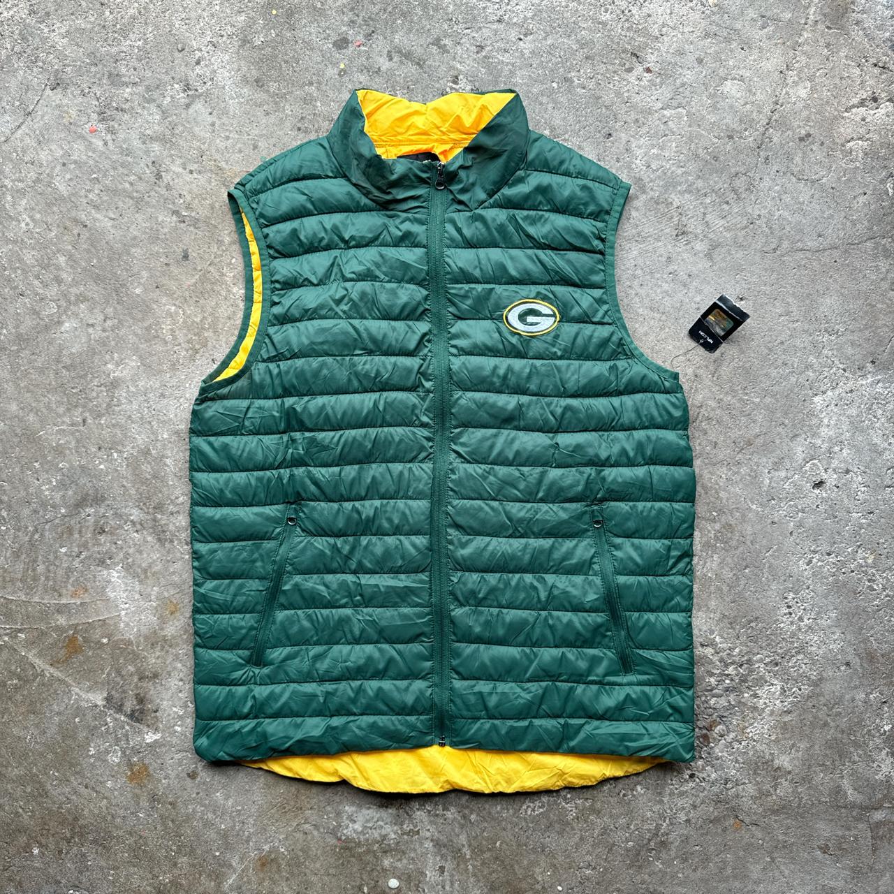 Green and yellow Green Bay Packers puffer gilet