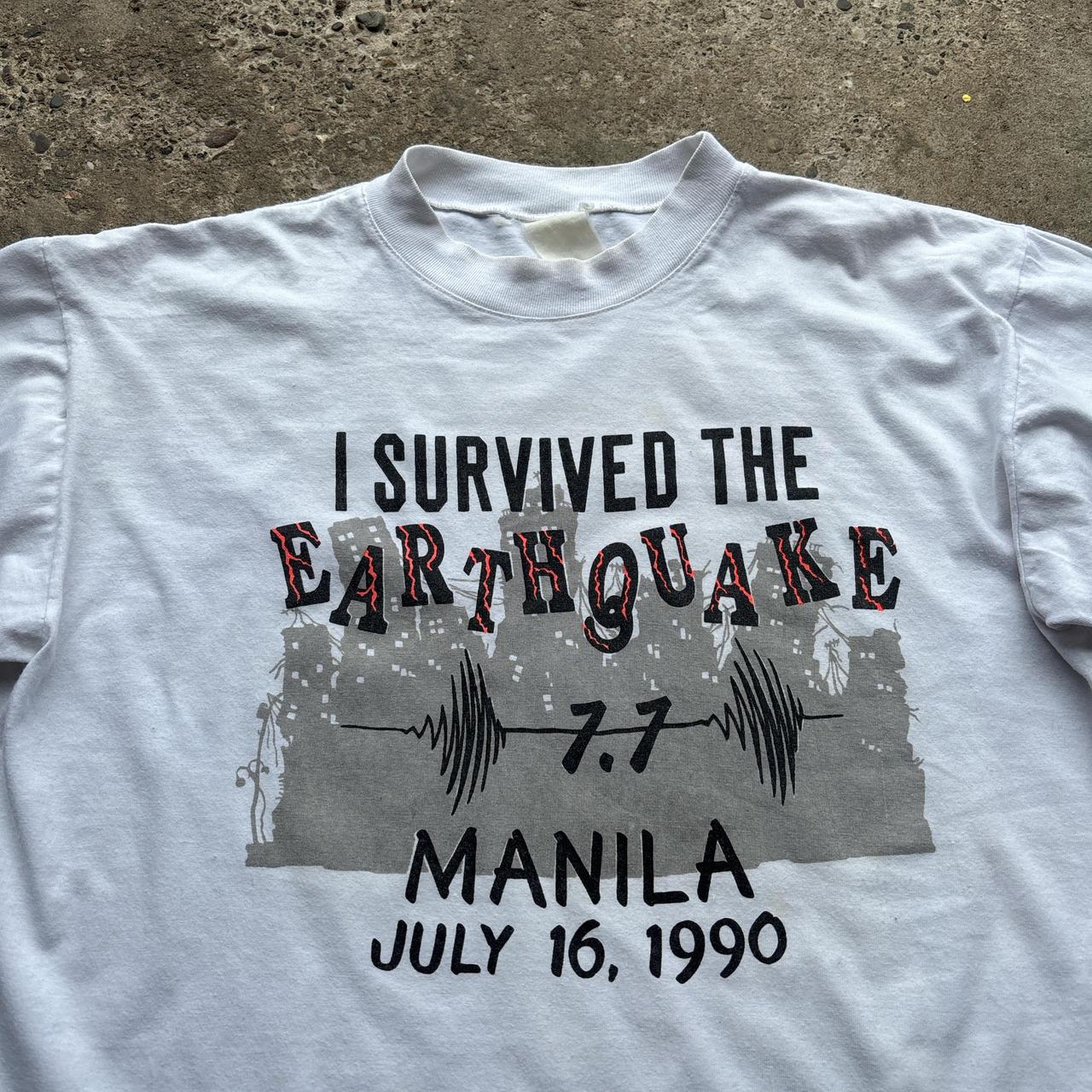 90s white single stitch tee with Manila Earthquake print - M