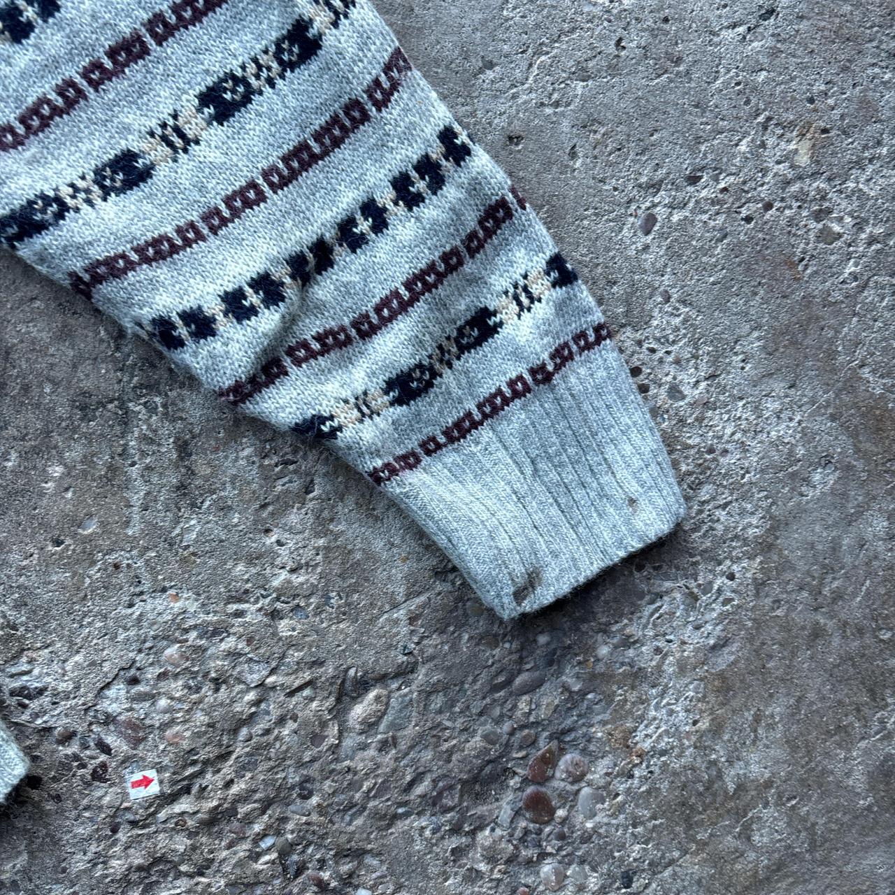 Grey Steve & Barry’s knitted sweater