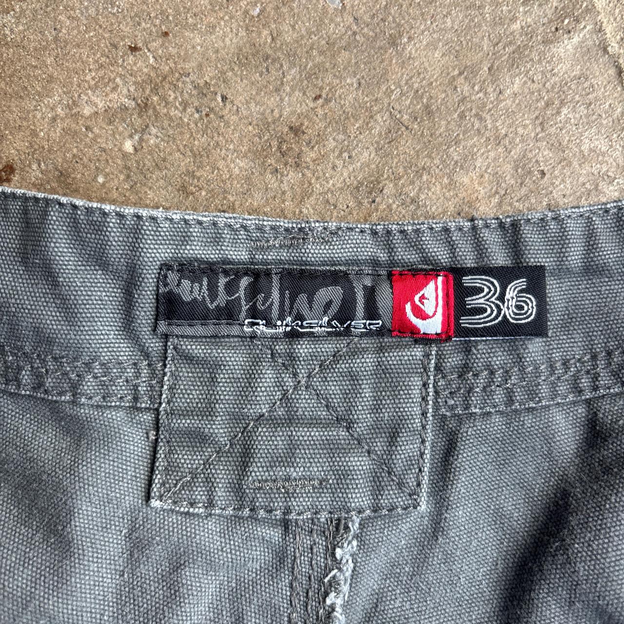 Grey Quiksilver 00’s Cargo Shorts - W36