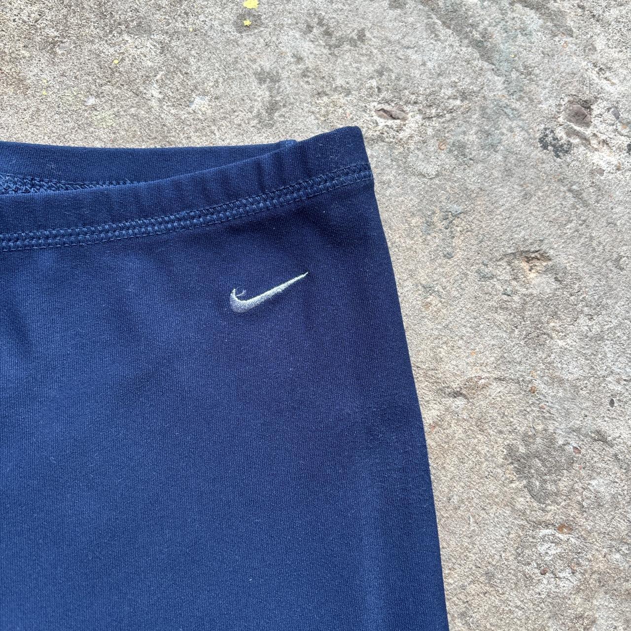 00s navy  Nike elasticated activewear shorts / compression shorts