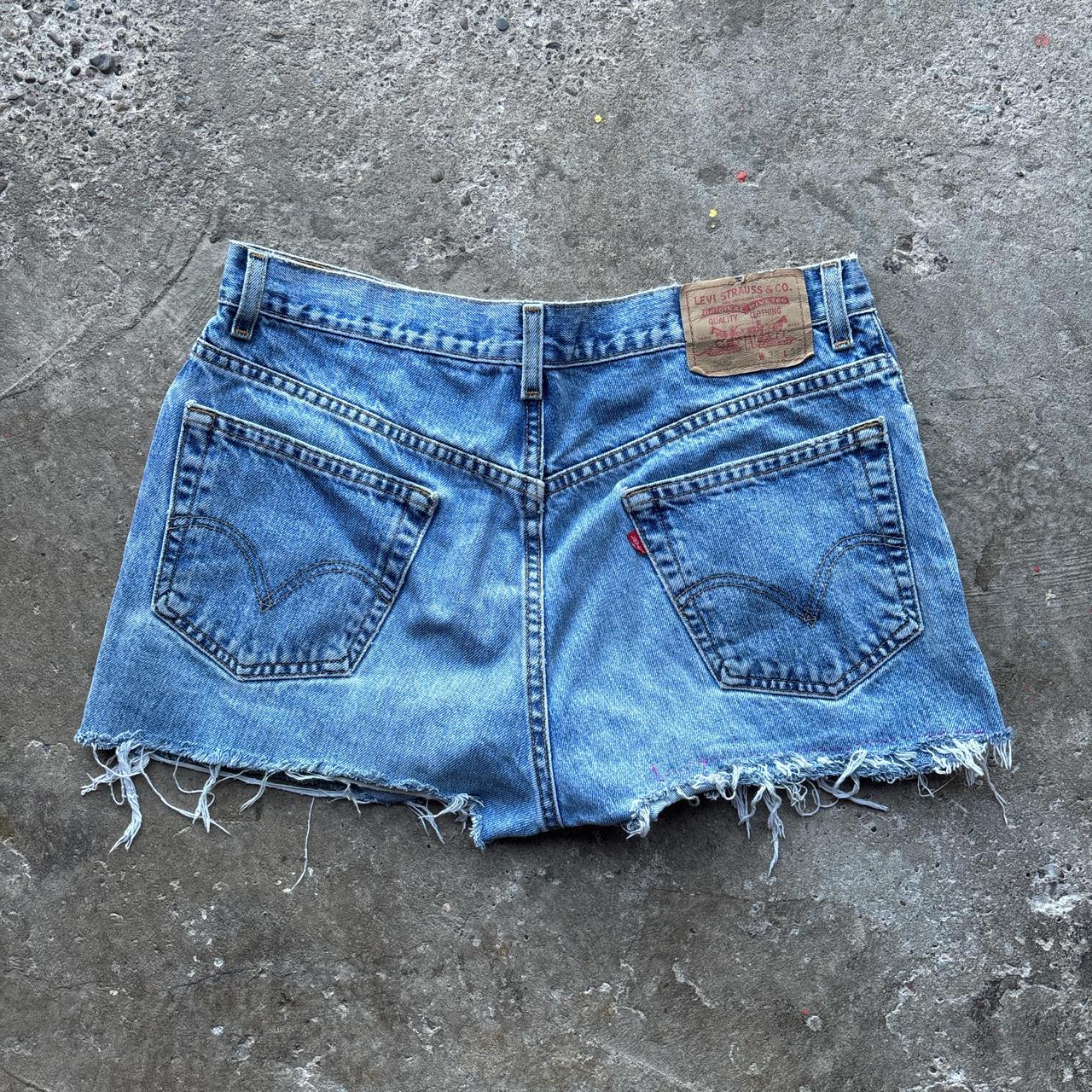 Blue denim Levi’s 505 cut shorts
