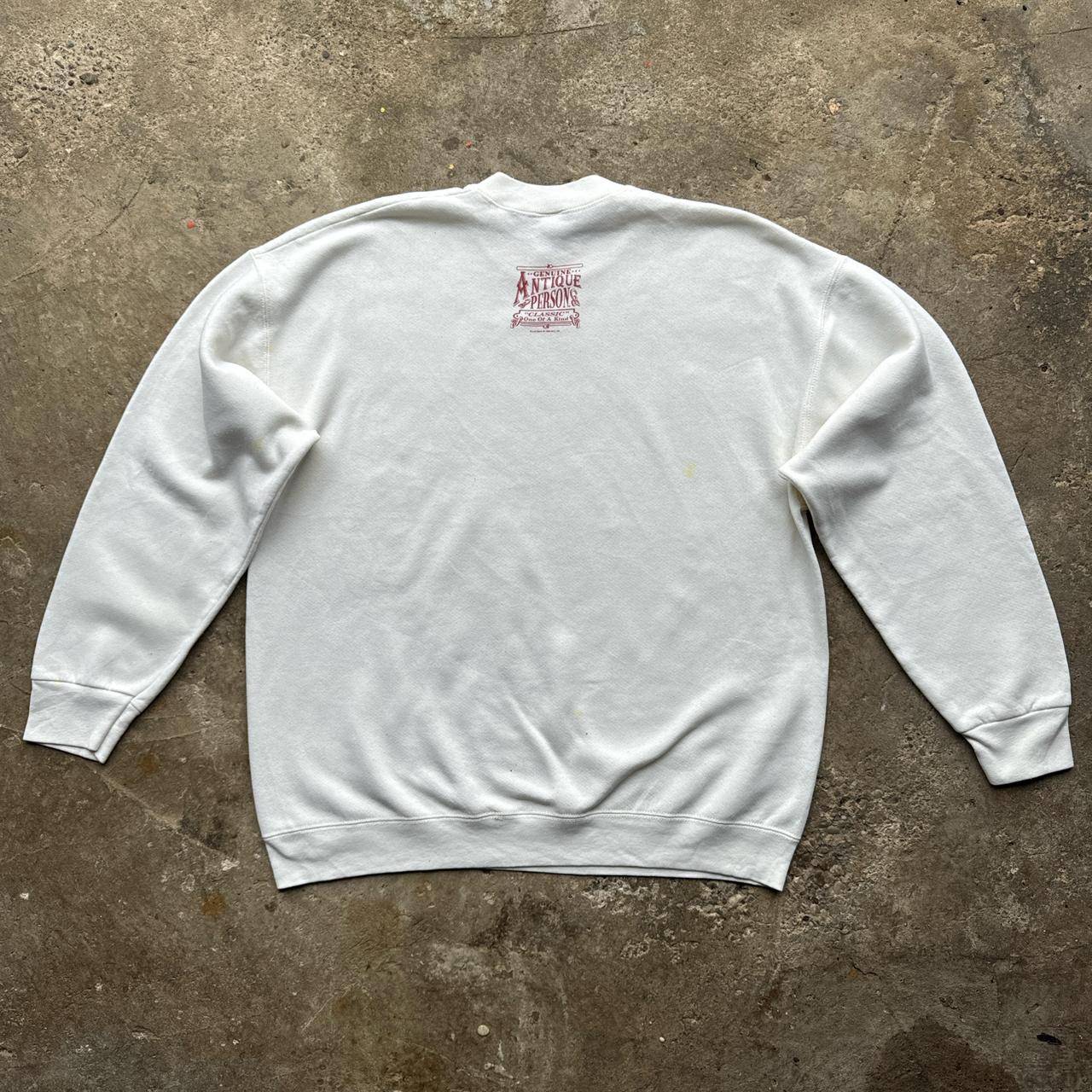 White 90s sweatshirt with ‘Antique’ print