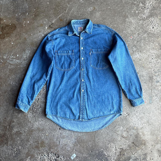 Blue Denim Levi’s Button Up Shirt - M