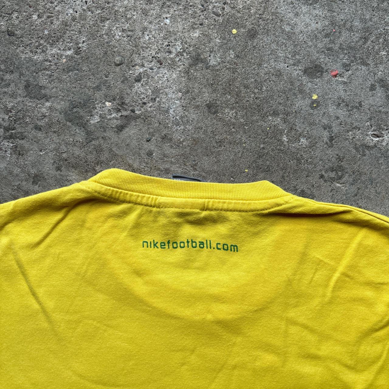 00s Yellow Nike football graphic tee