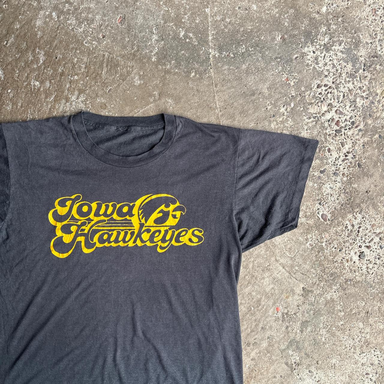 Grey Iowa Sports Team  Single Stitch Graphic T-Shirt - M