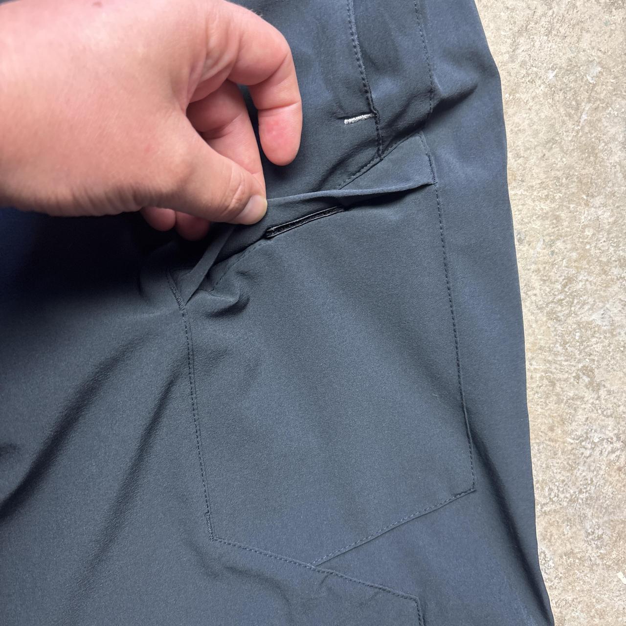 Black Nike activewear shorts - XL