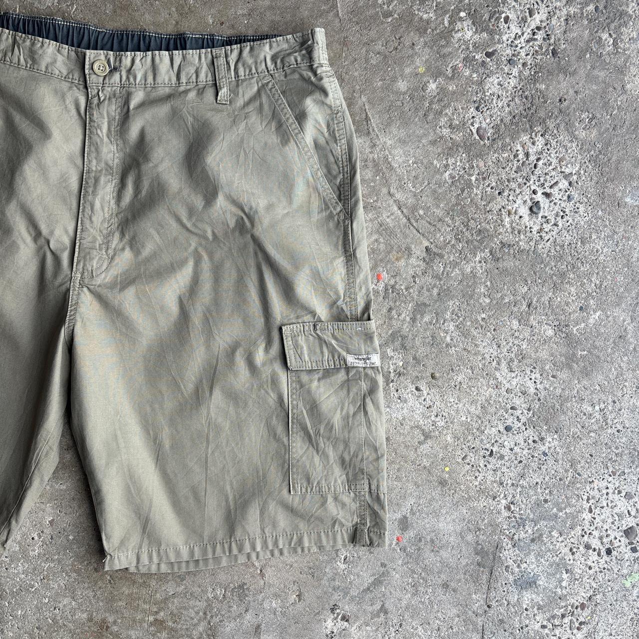 Khaki Green Textured Wrangler Cargo Shorts - W42