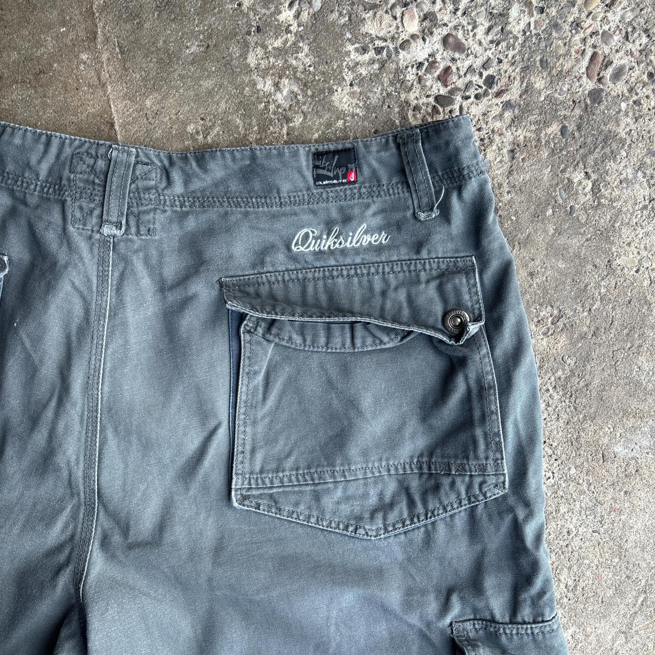 Grey Quiksilver 00’s Cargo Shorts - W36