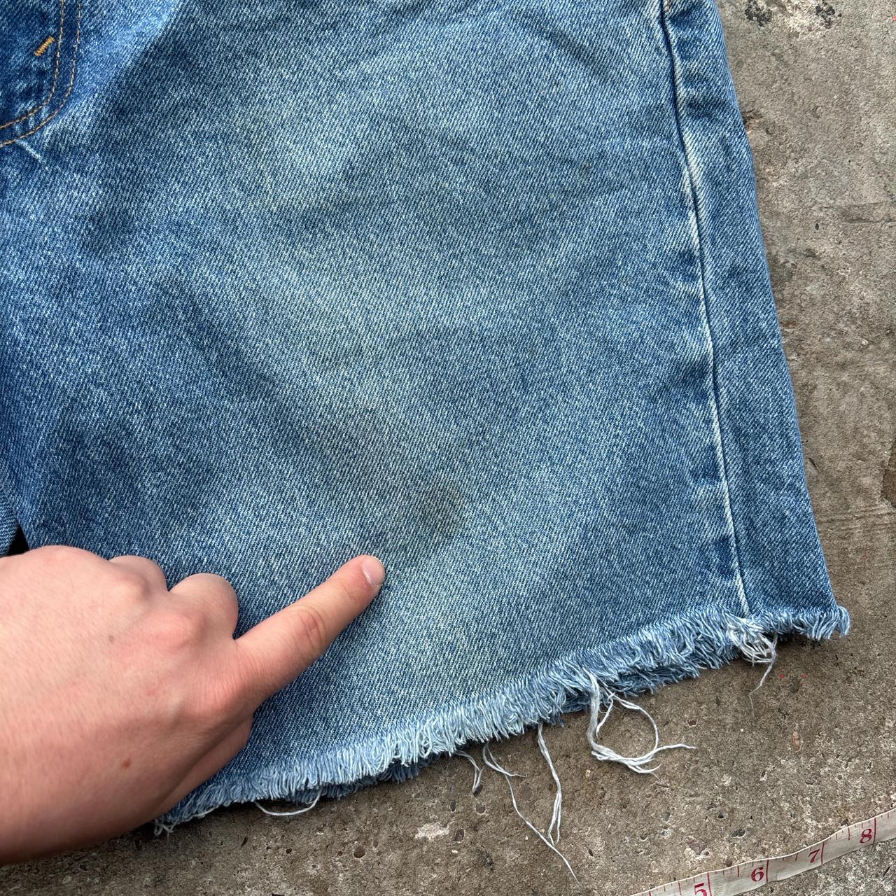 Blue denim Levi’s cut shorts