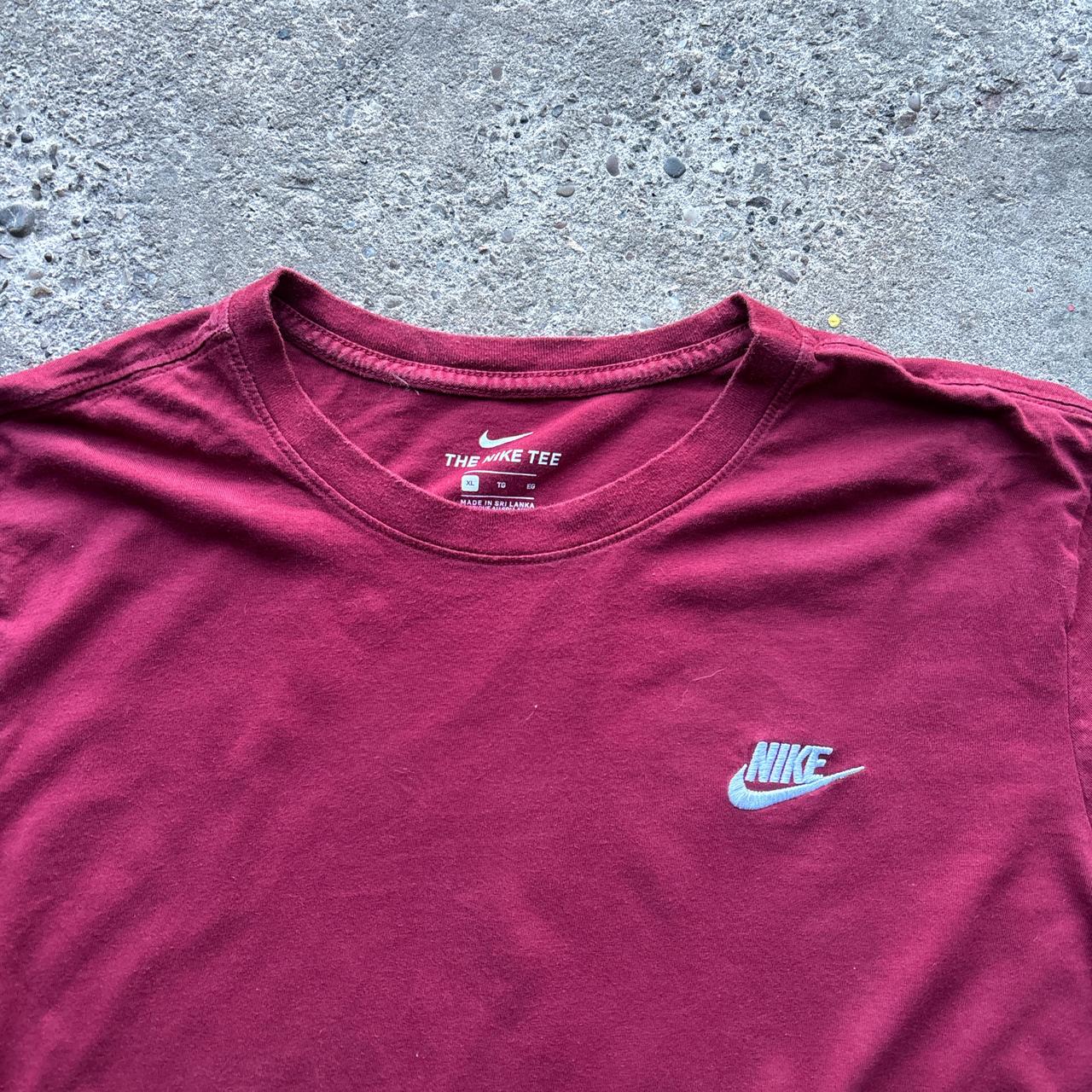 Burgundy Nike t-shirt - XL