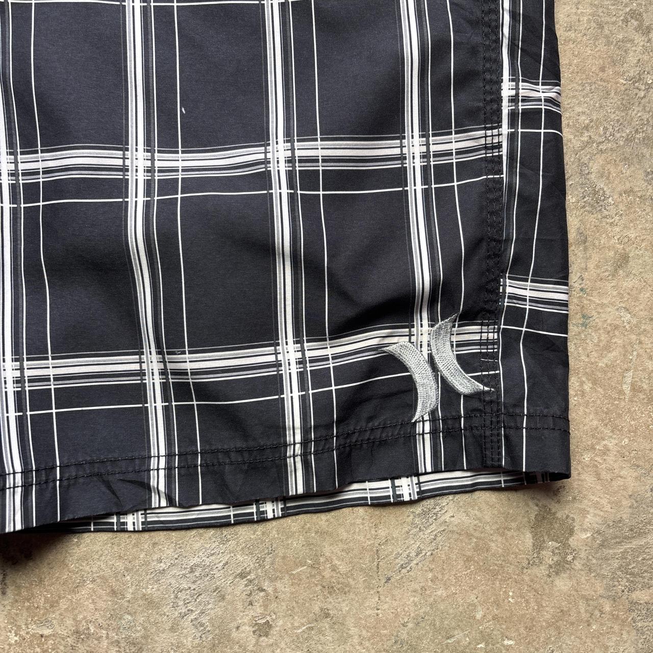 Black and grey chequered Hurley board shorts 00s - W38