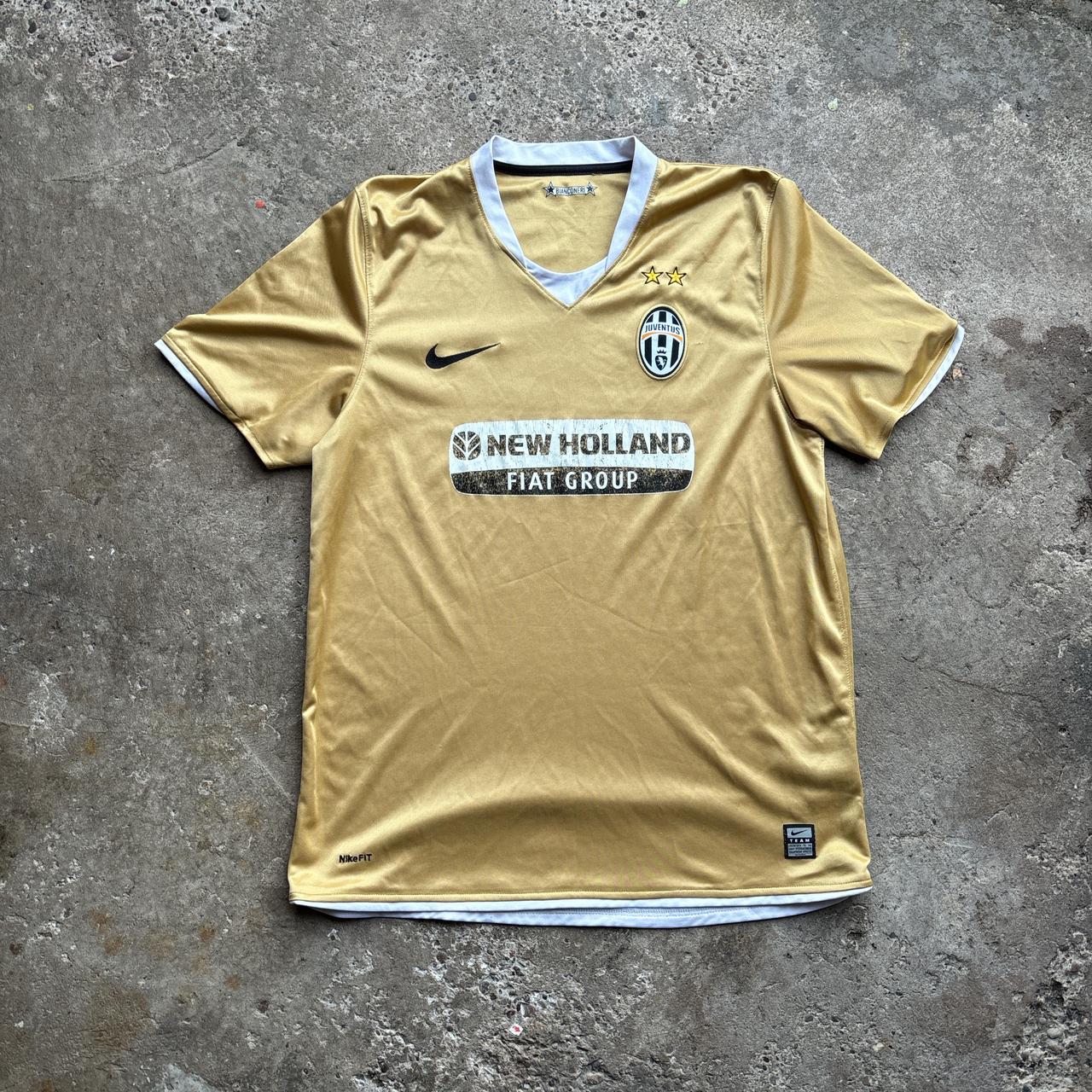 Incredible Gold Juventus 2008/09 Nike Away Shirt