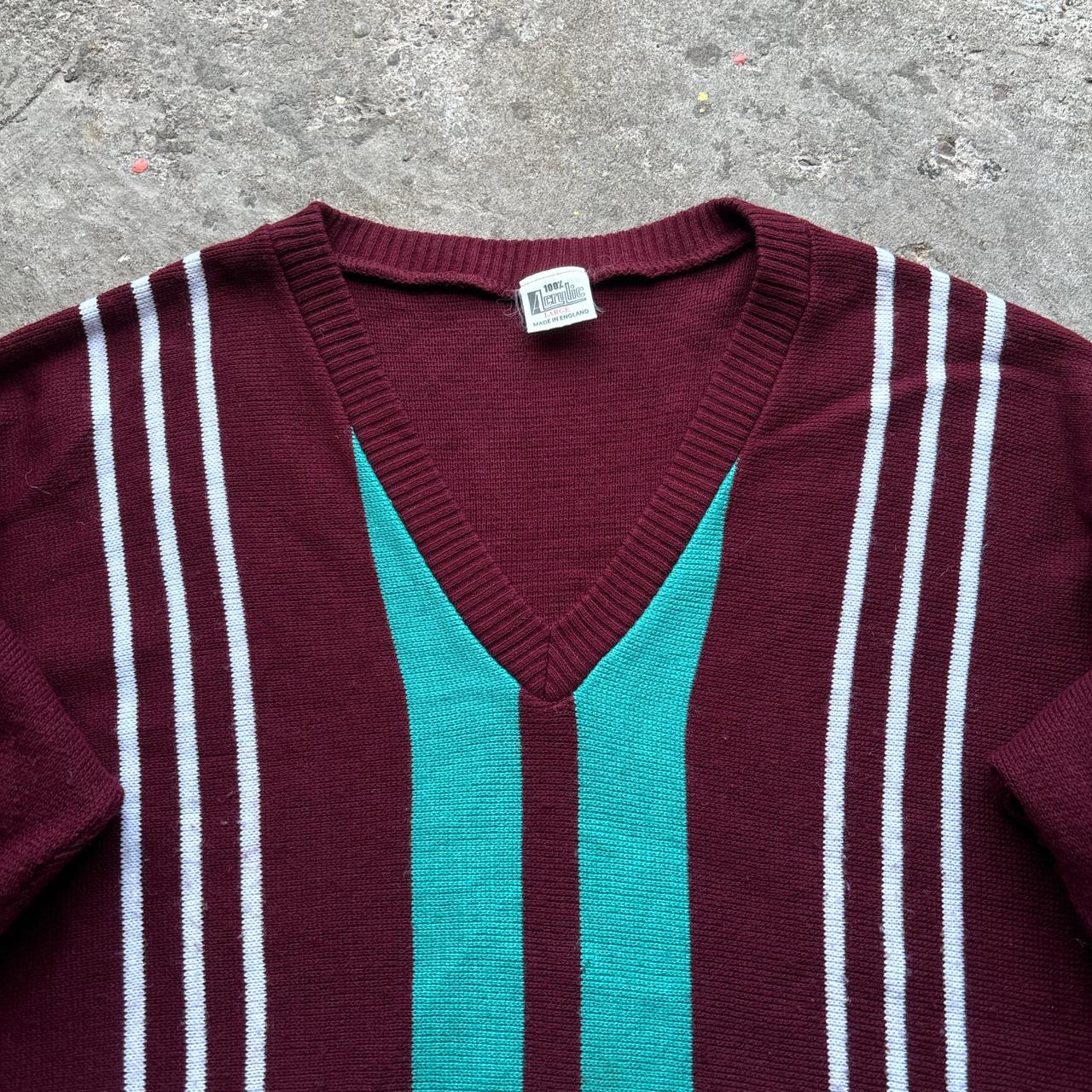 Vintage Burgundy v-neck knitted sweater