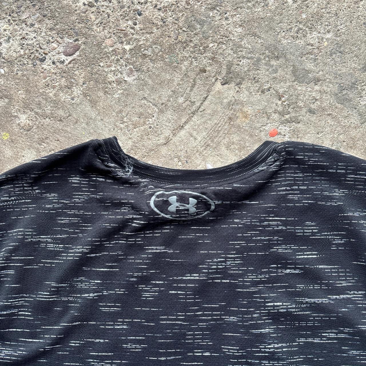 Black Under Armour activewear top - L