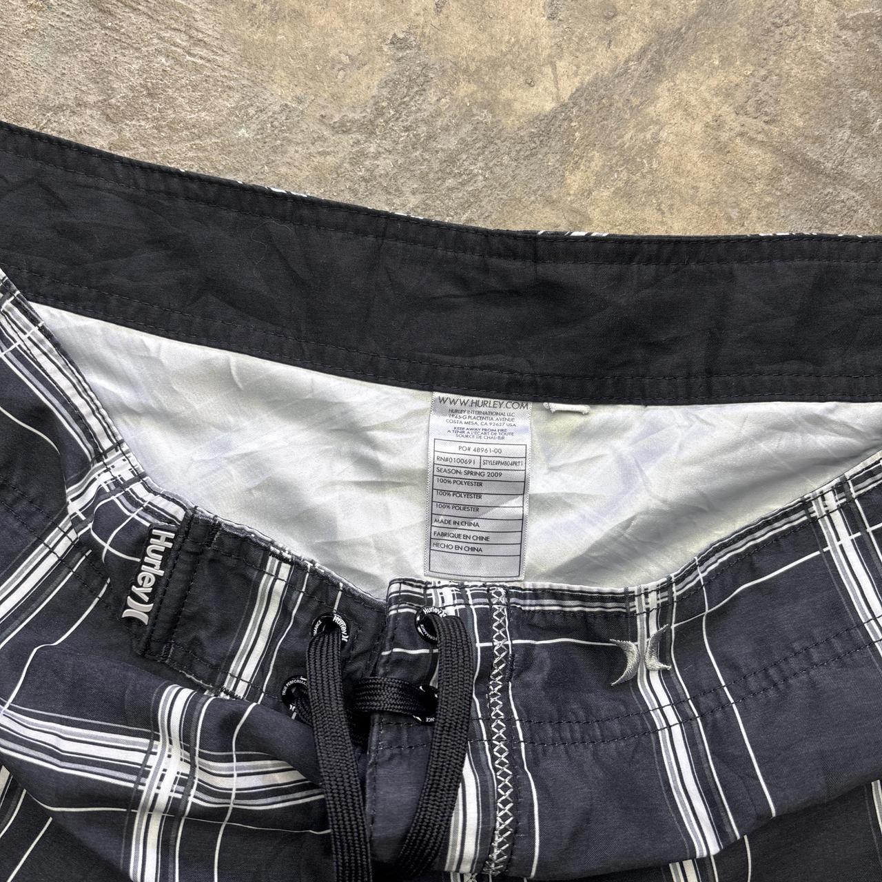 Black and grey chequered Hurley board shorts 00s - W38