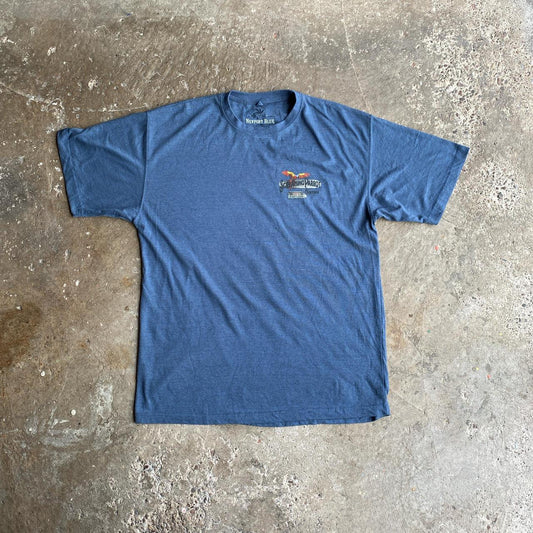 Blue Screaming Parrot Graphic T-Shirt - XL
