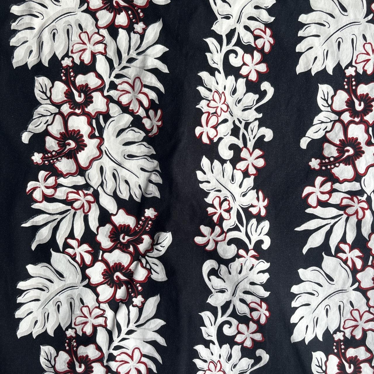 Black Hawaiian Style Quiksilver Short Sleeve Shirt