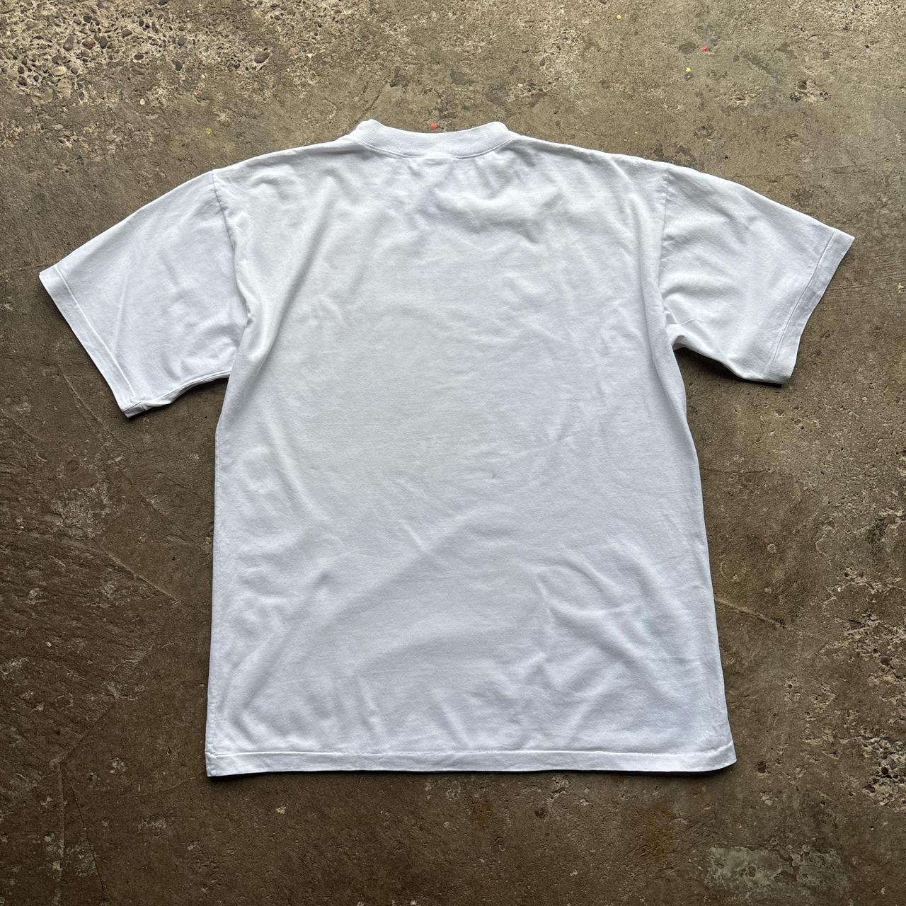 90s white single stitch tee with Manila Earthquake print - M