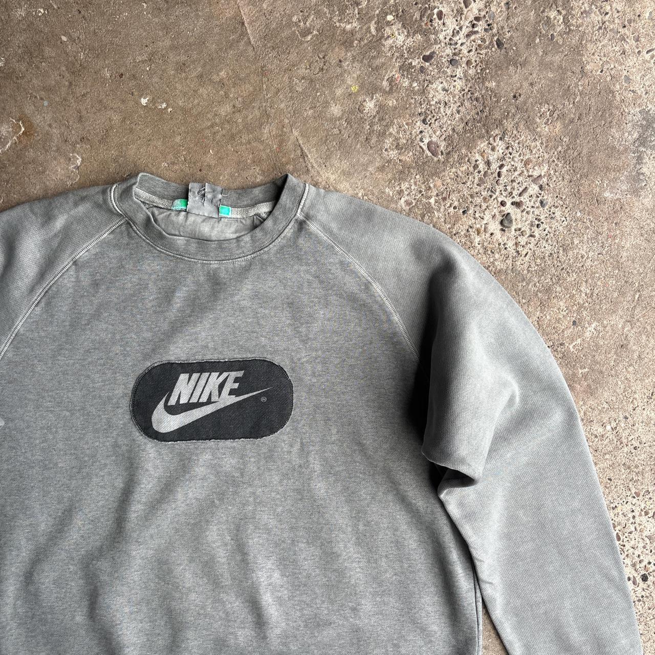 Grey Nike Crewneck Sweatshirt w/ Logo Design - L