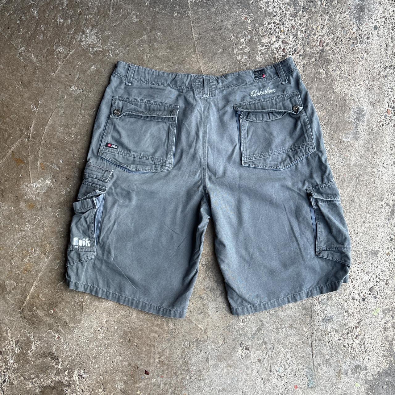 Grey Quiksilver 00’s Cargo Shorts - W36