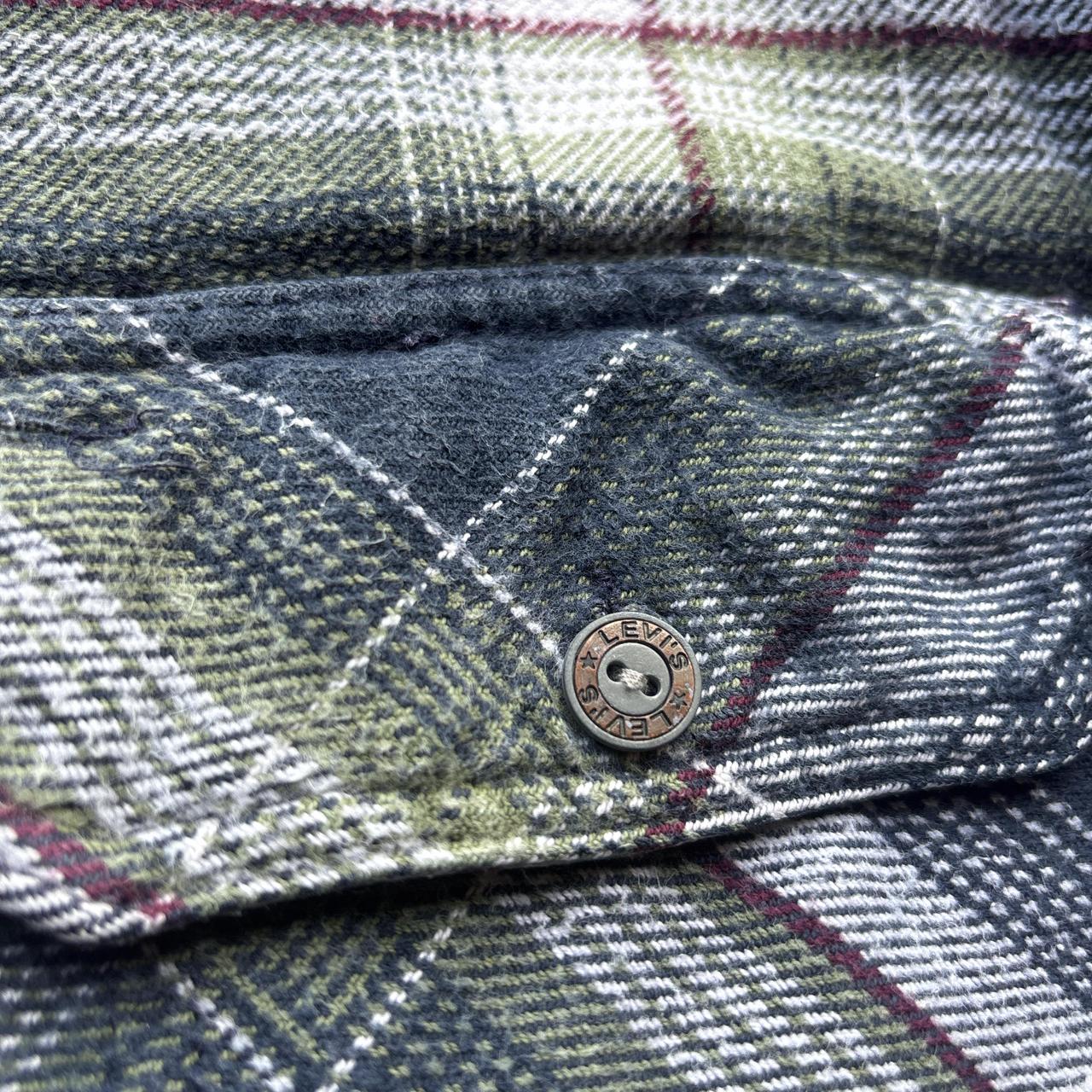 Vintage Navy and white Levi’s flannel shirt - L