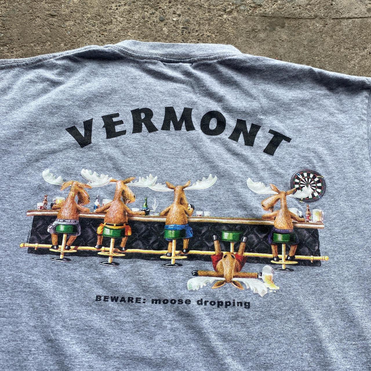 Grey 00s Vermont Moose graphic tee