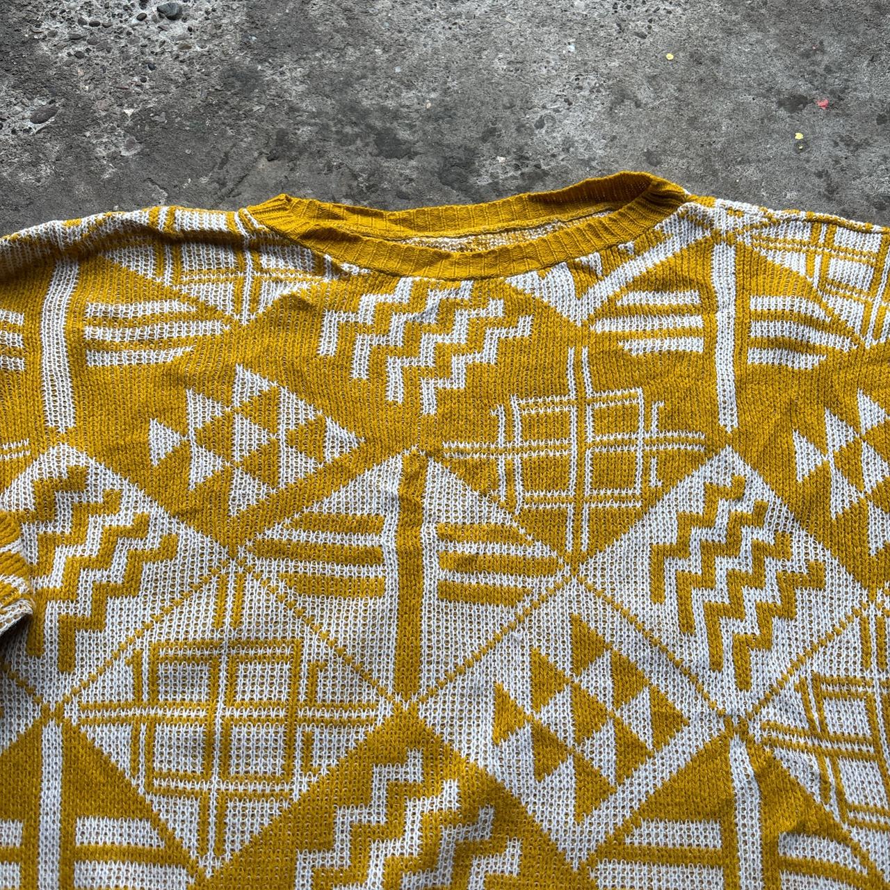 Vintage Yellow knitted sweater- L