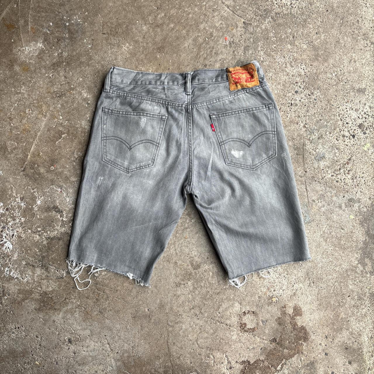 Grey Distressed Denim Levi’s Jean Shorts