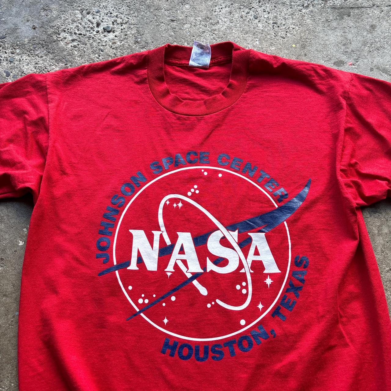 Red NASA graphic tee - L