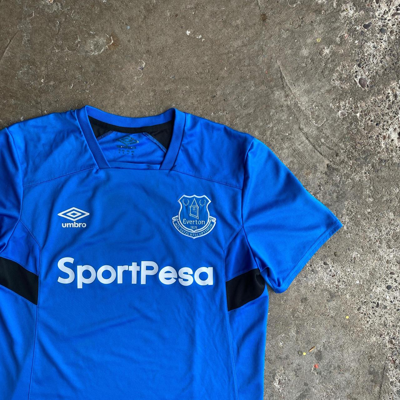 Umbro Everton 2017/18 Training Shirt - M