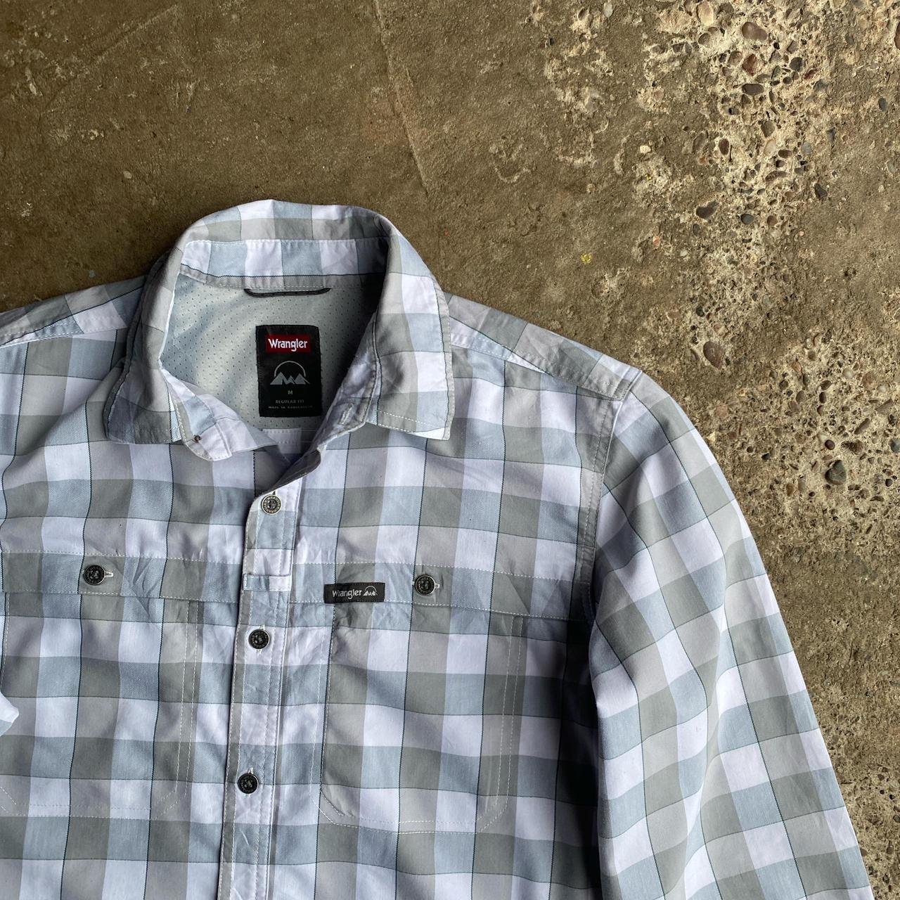 Blue & Grey Checkered Wrangler Long Sleeve Shirt - M