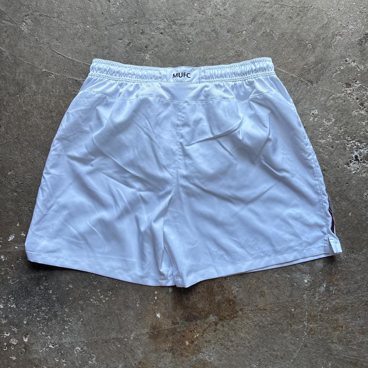 White Manchester United Nike football shorts - M
