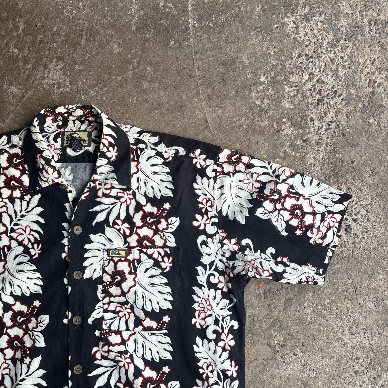 Black Hawaiian Style Quiksilver Short Sleeve Shirt