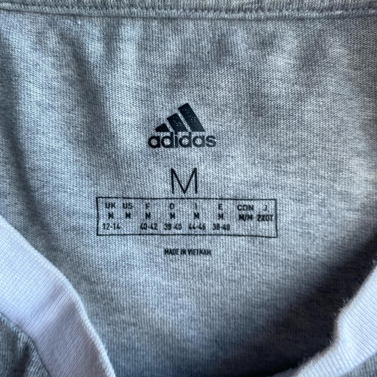 Classic Grey Adidas T-Shirt - M