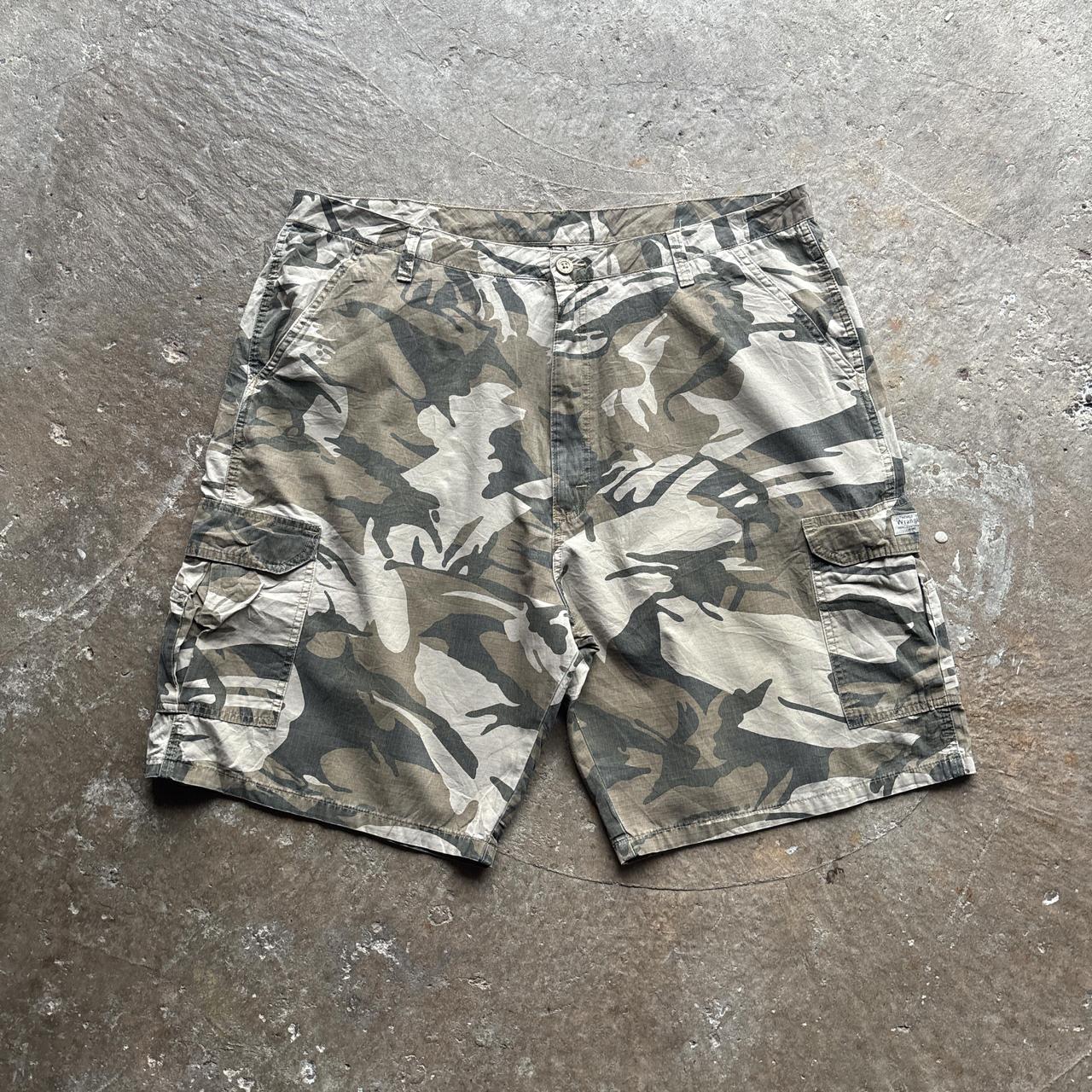 Khaki Green Camo Wrangler Cargo Shorts - W42