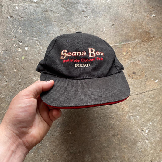 Vintage Seans Bar black and cap