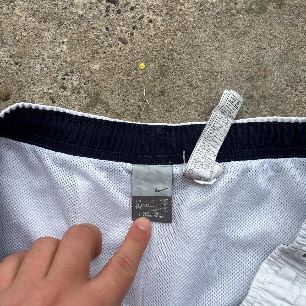 00s White Nike 3/4 length shorts - XL