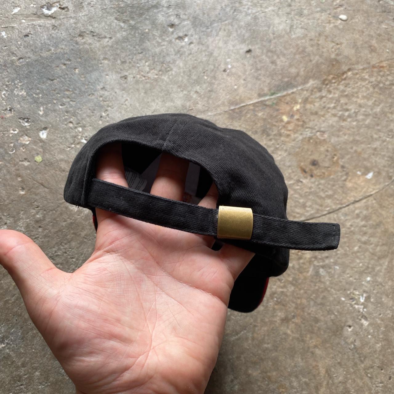 Vintage Seans Bar black and cap